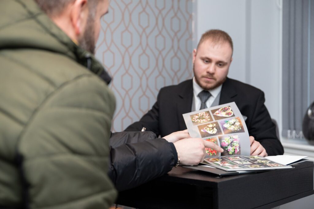 Read more about the article How to Plan a Funeral for a Parent