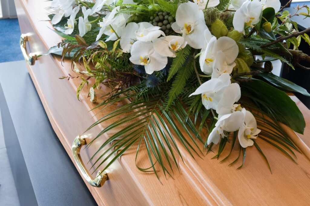 Read more about the article Can a Funeral Be Simple and Meaningful on a Budget?